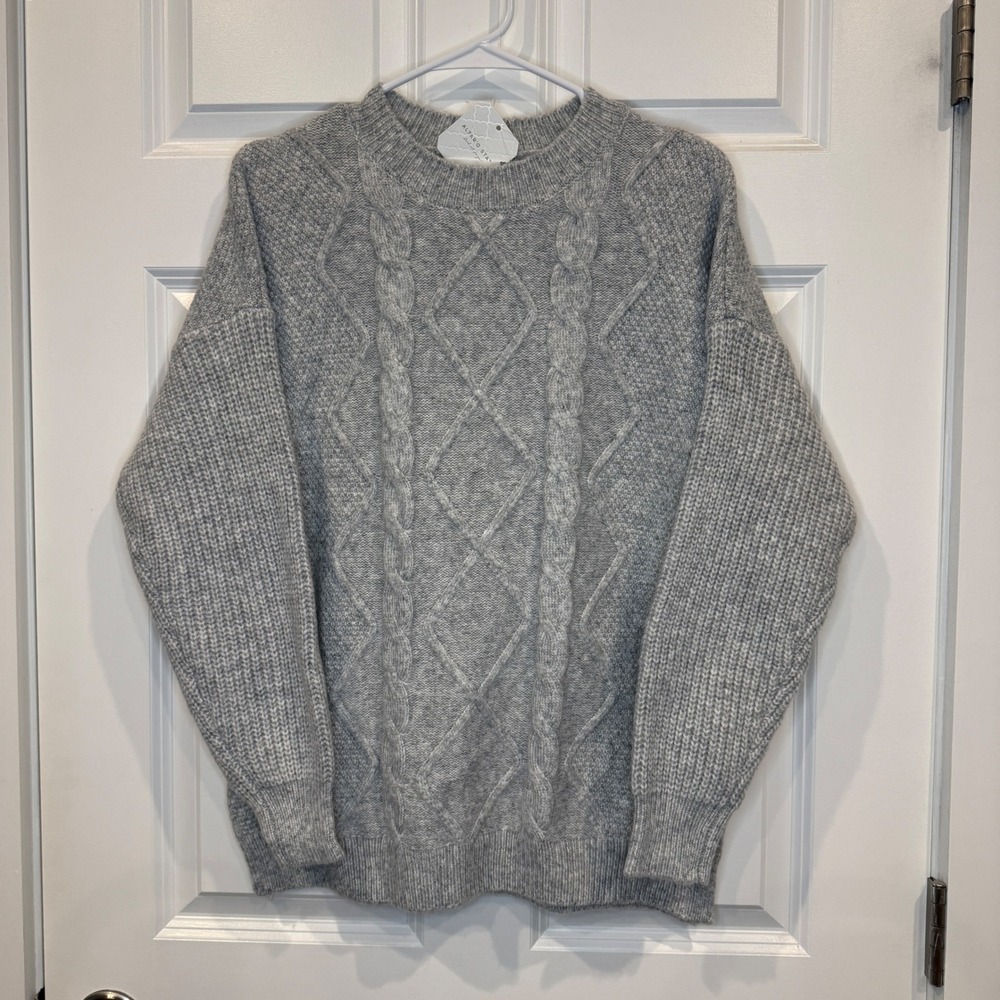 Altar'd State Heather Grey Cable Knit Crewneck Sweater Size XXS‎ NWT